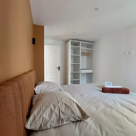 Daire Le Gally 55m2, Coeur De Avec Garage! *