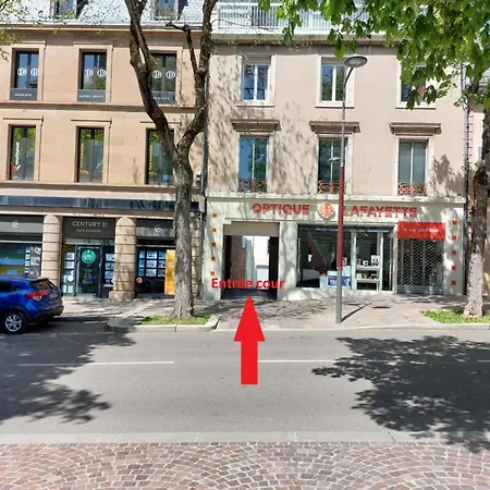 Le Gally 55m2, Coeur De Avec Garage!