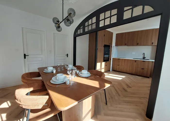 Le Gally 55m2, Coeur De Avec Garage! *